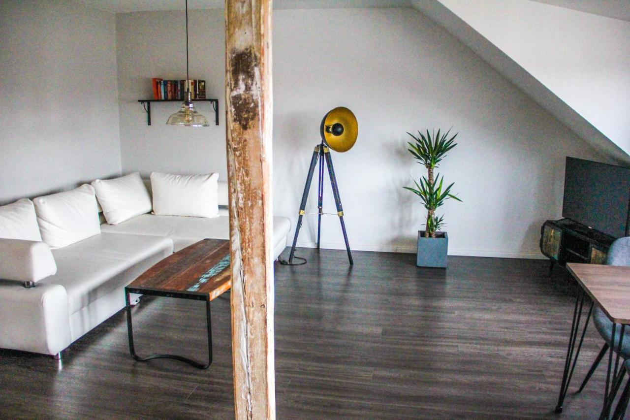 Exklusive 2 Zi. Dachgeschosswohnung In Lage! Brema