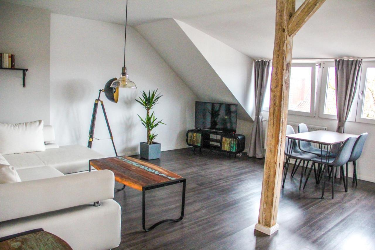 Exklusive 2 Zi. Dachgeschosswohnung In Lage! Appartamento *